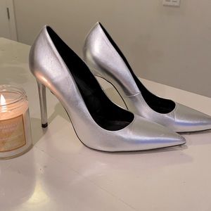 Zara Metallic Silver Pumps!